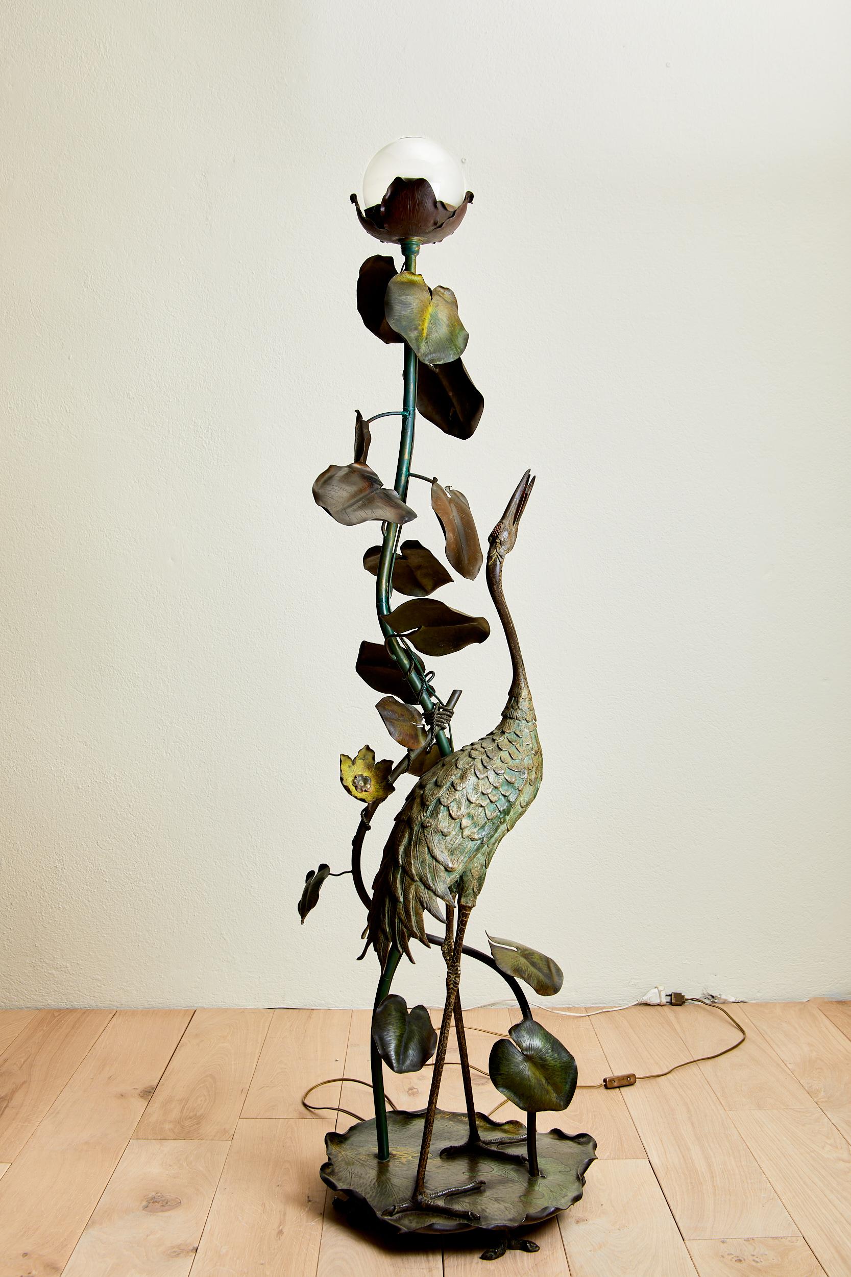 Heron Floor Lamp in Bronze, 
Art Nouveau, 
Japanese Style,
patinated bronze and painted iron,
circa 1900, France.
Height 169 cm, diameter 43cm.
