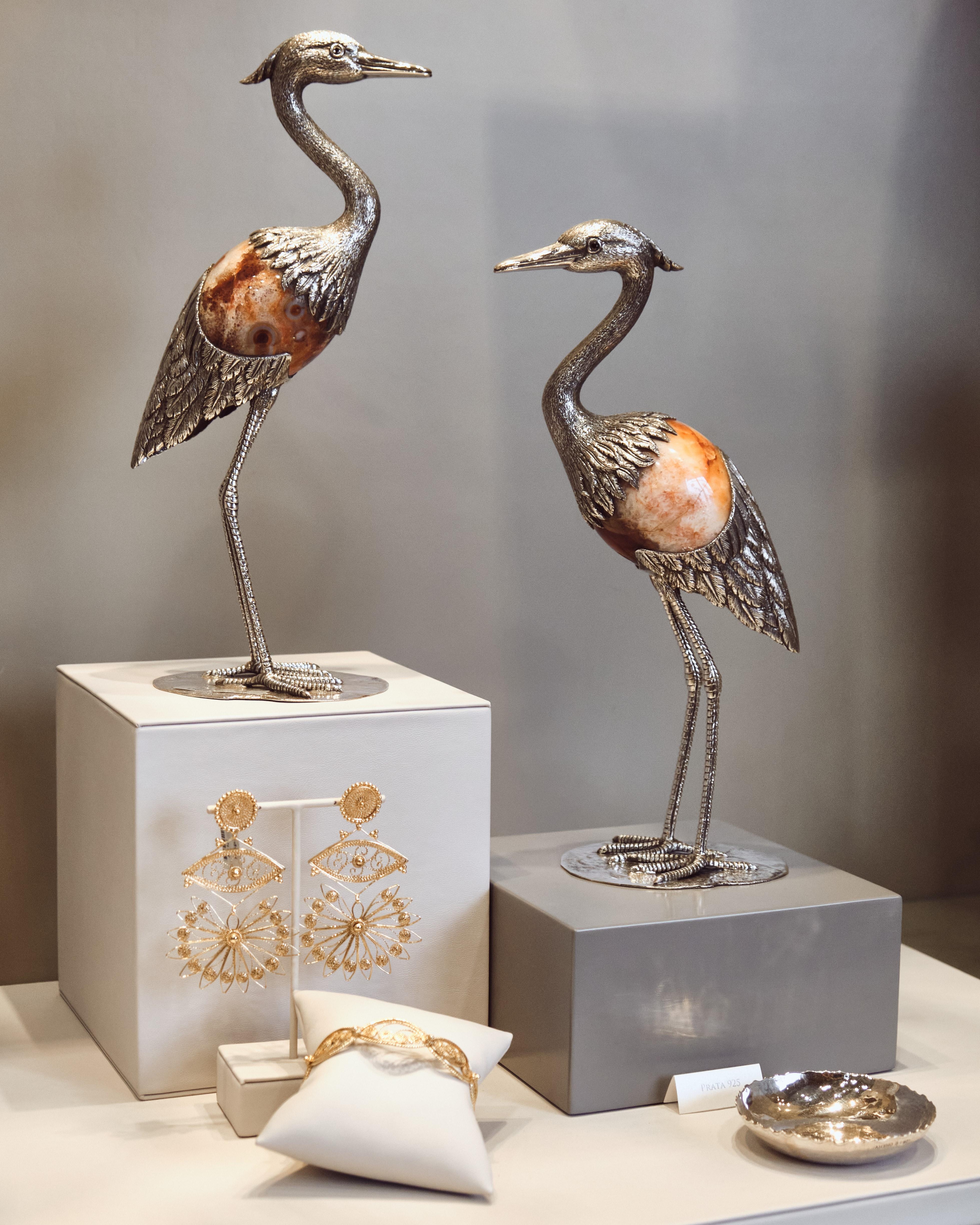 Heron by Alcino Silversmith 1902 is a handcrafted piece in 925 sterling silver with orange agate application.

The piece is totally handcrafted, hammered and chiseled by excellent craftsmen, giving this piece a much higher future valorization.