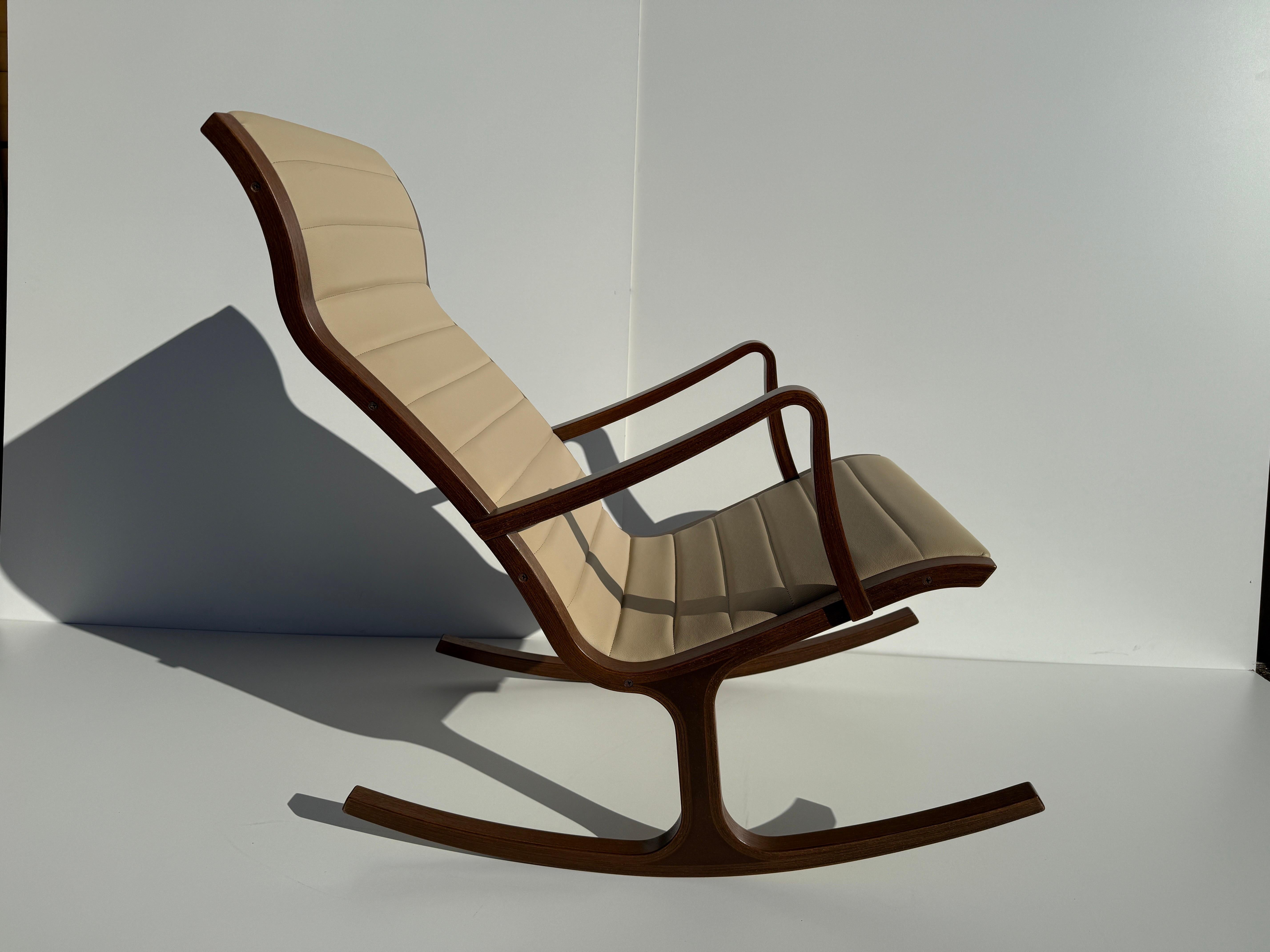 Heron Rocking Chair by Tendo Mokko In Good Condition For Sale In North Hollywood, CA