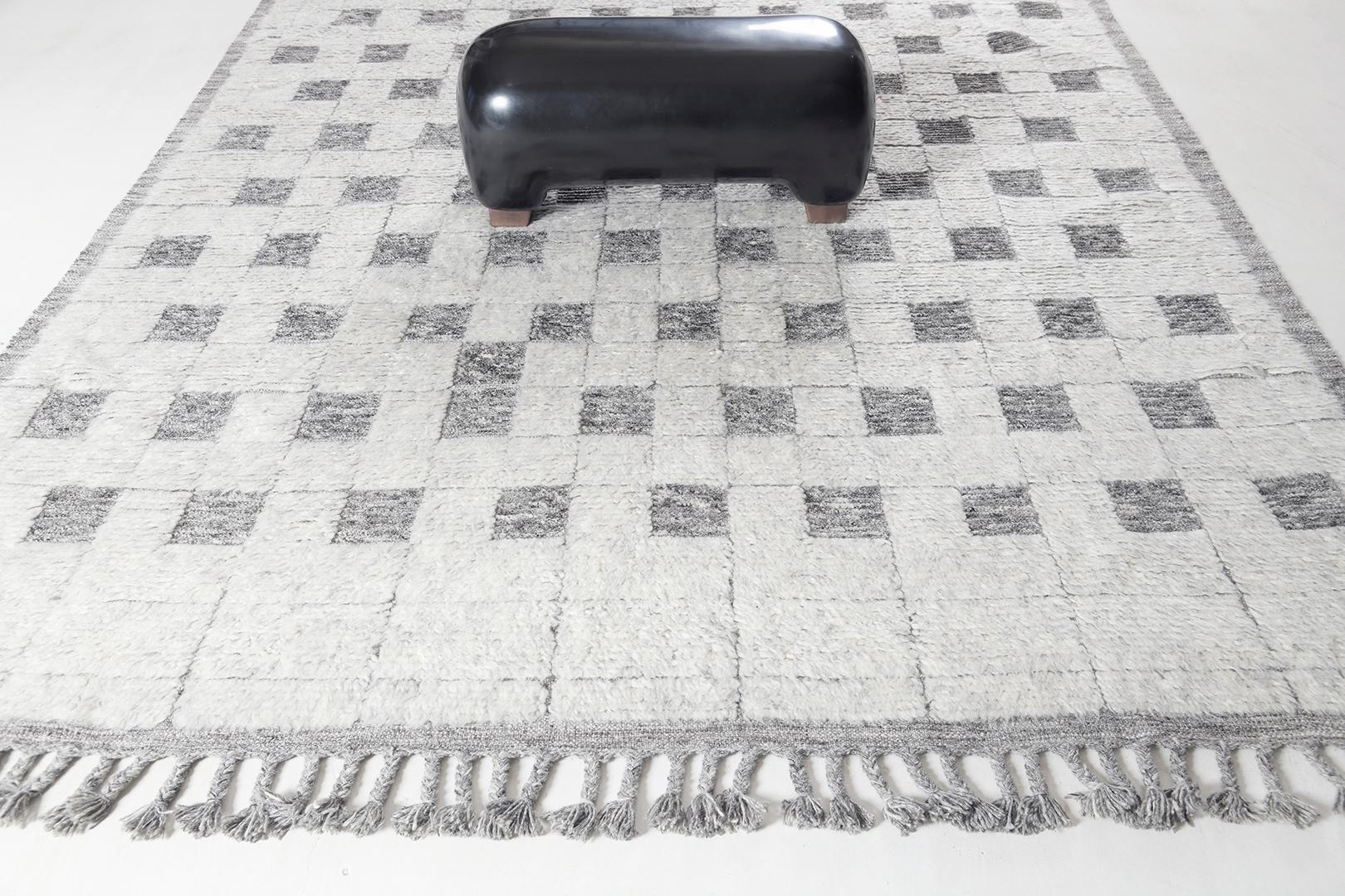 Heron is luxurious wool that features an embossed natural and contemporary design that gives your home a modern elegance. The soothing and calming plush pile of this masterpiece makes you satisfied in every stay. Sandpiper collection designed in Los