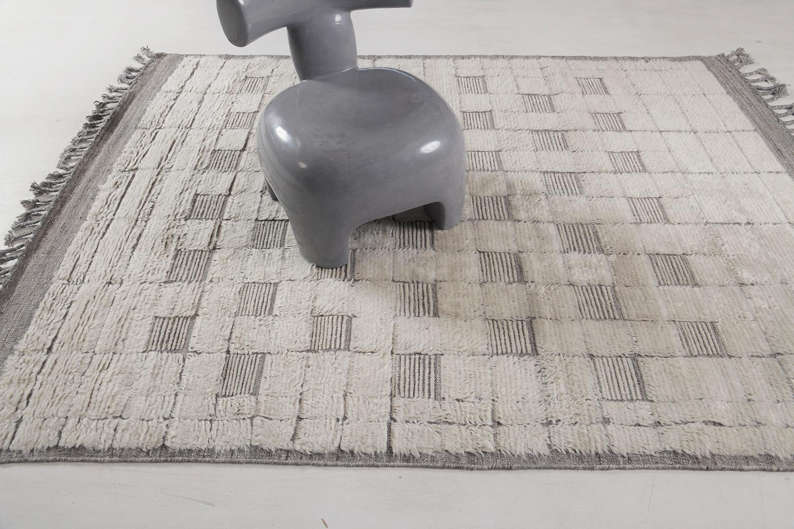 Heron is luxurious wool that features an embossed natural and contemporary design that gives your home a modern elegance. The soothing plush pile of this masterpiece makes you satisfied in every stay. Sandpiper collection designed in Los Angeles has