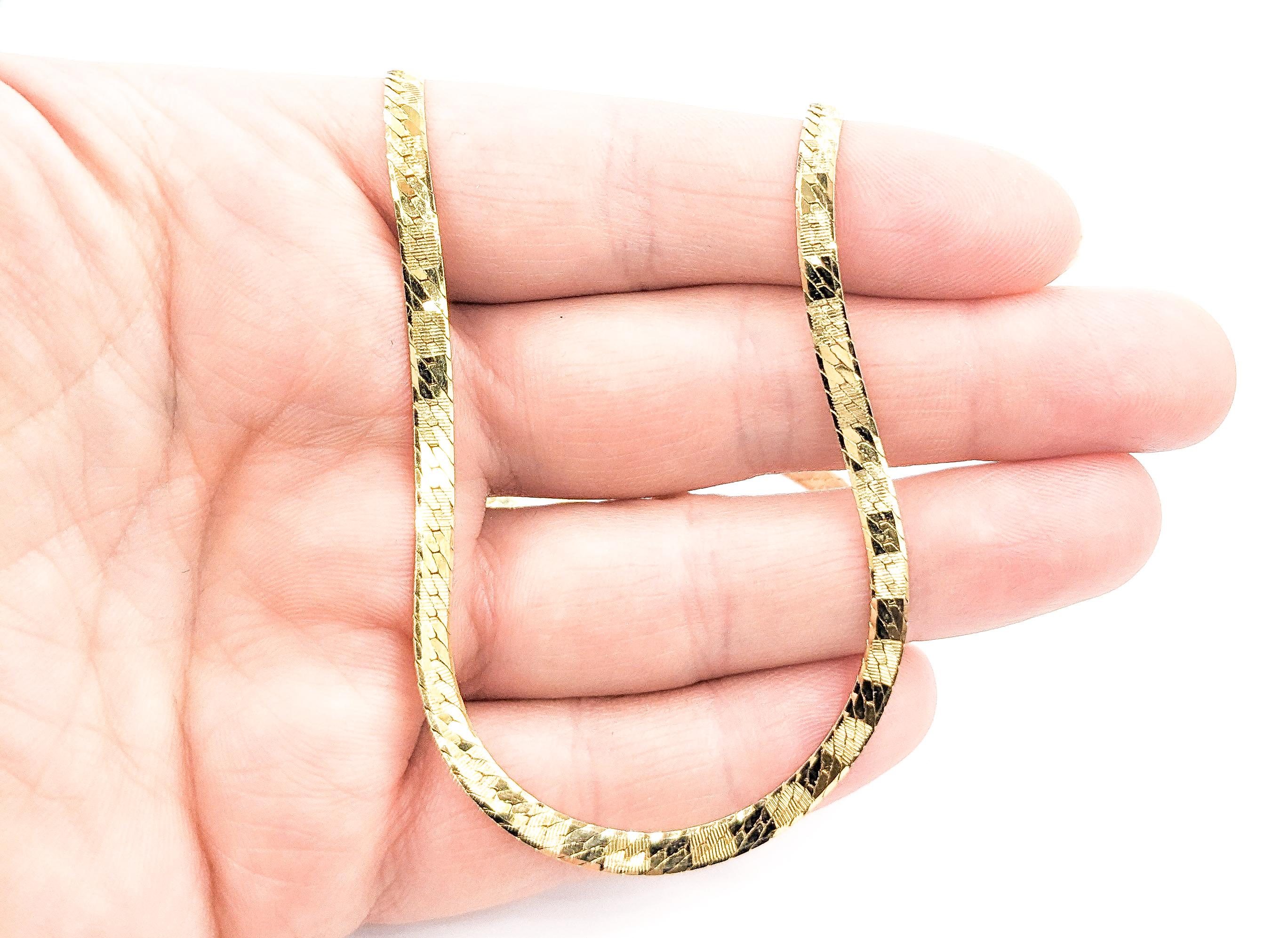 Contemporary Herringbone Design Necklace In Yellow Gold