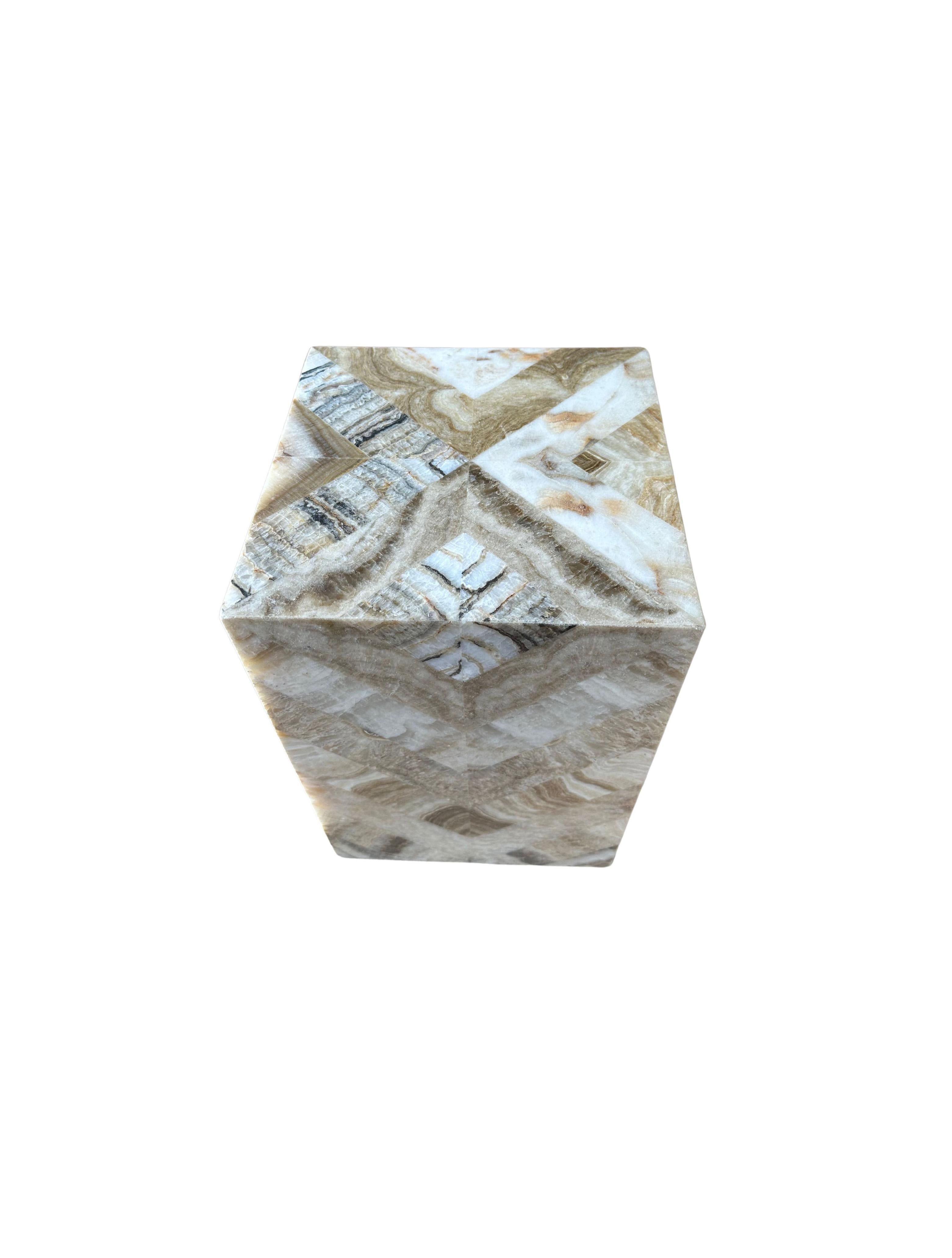 Herringbone Patterned Marble Side Table, Modern In Good Condition For Sale In Jimbaran, Bali