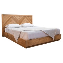 HERRINGBONE Bett aus massivem Eichenholz mit Chevron-Muster
