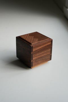 Herringbone Walnut Push-Up Box