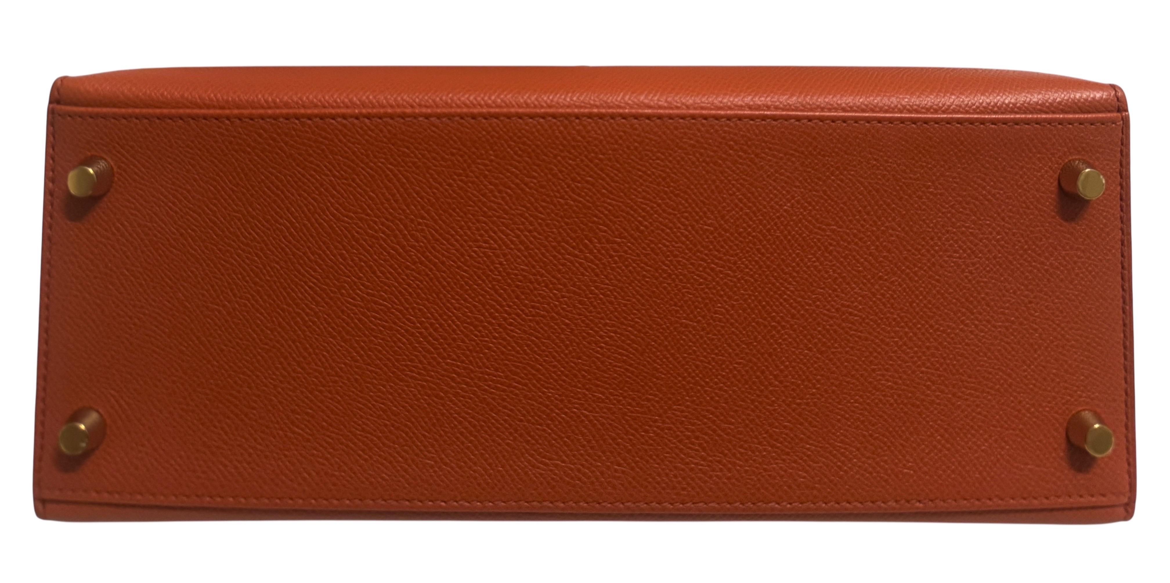 Herrmes Kelly 28 Sellier Terre Battue Epsom in pelle con finiture dorate in vendita 2