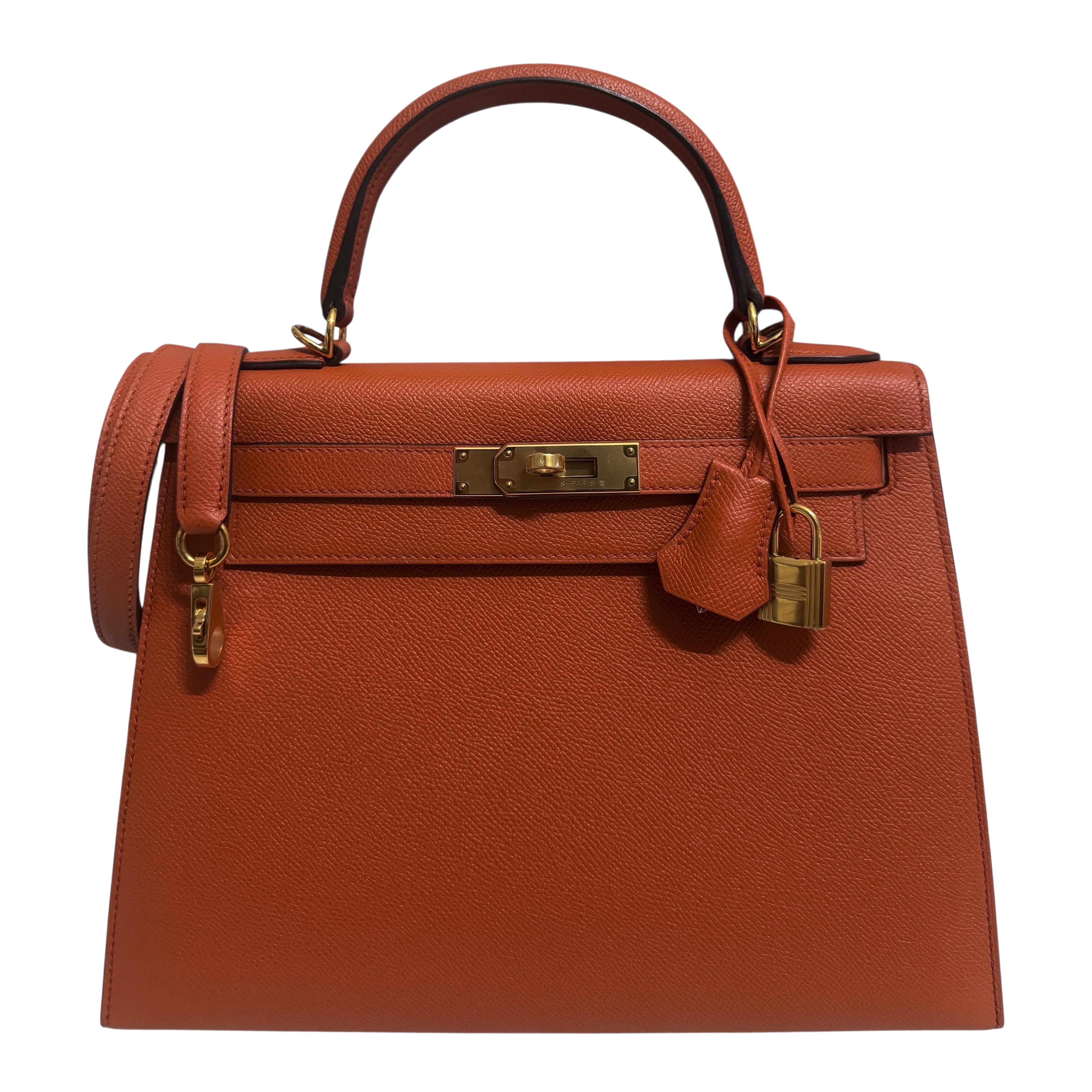 Herrmes Kelly 28 Sellier Terre Battue Epsom in pelle con finiture dorate in vendita