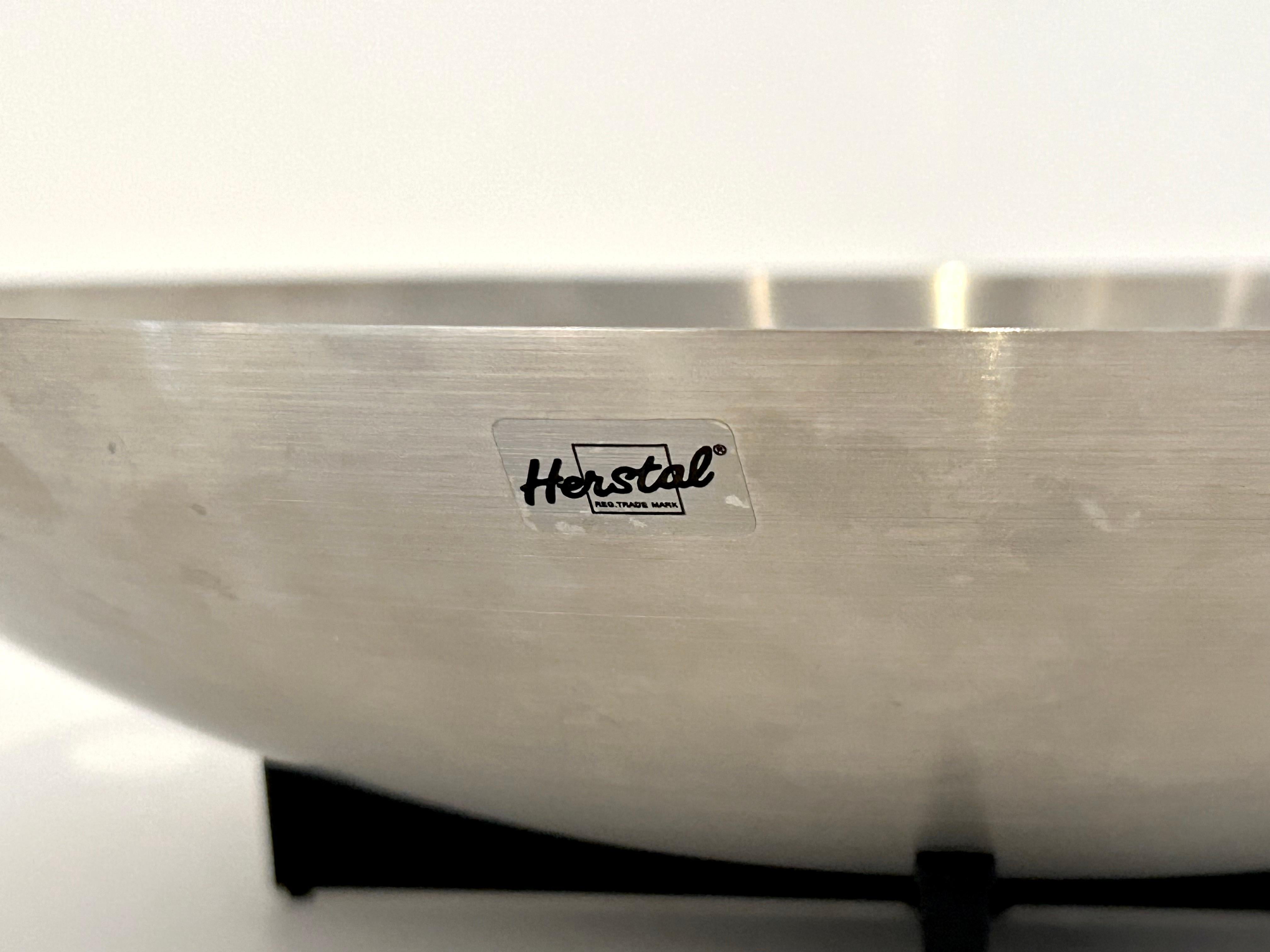 Herstal Dänemark Edelstahlschüssel mit Salatbesteck im Angebot 7