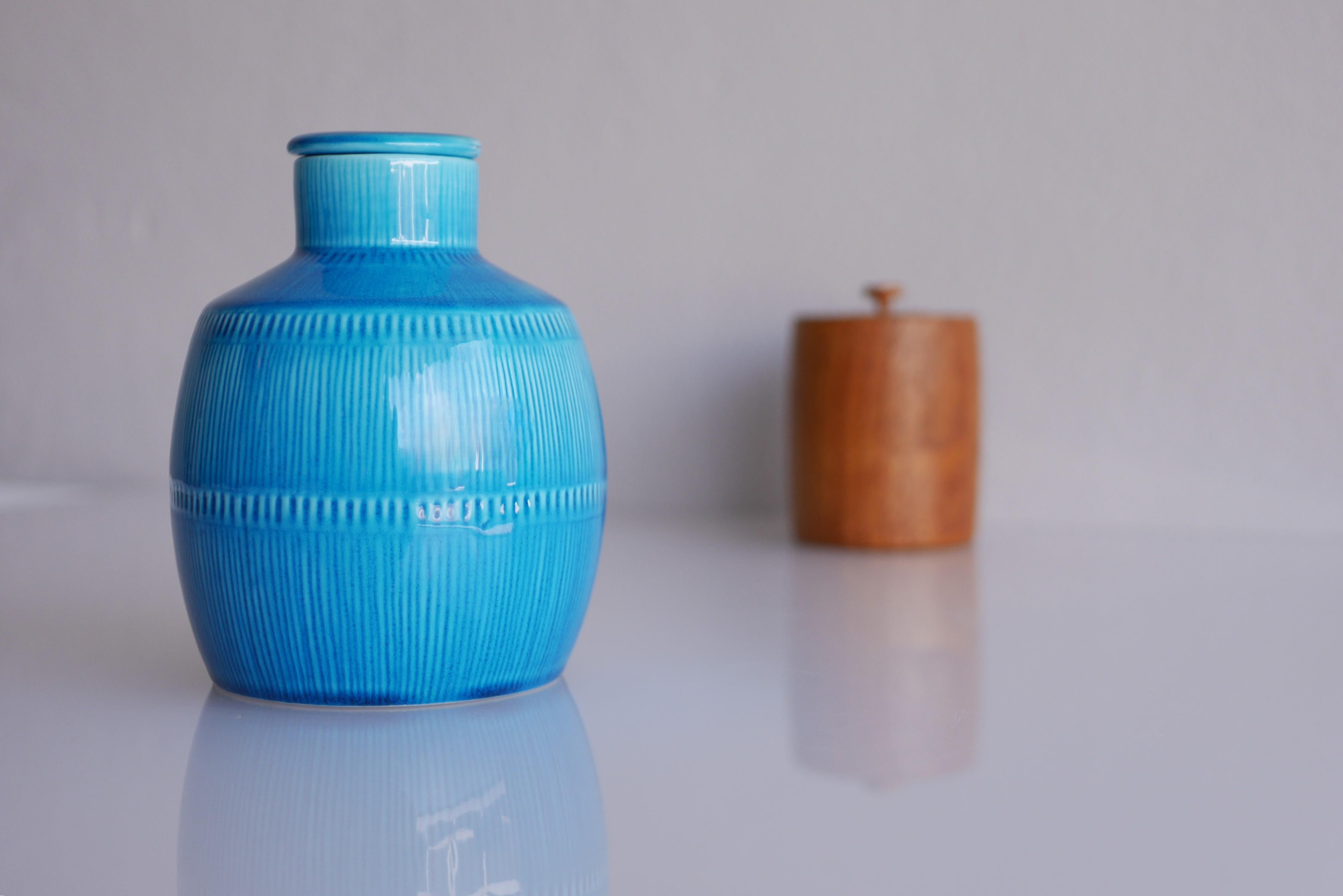 Jarrón o frasco con tapón Herta Bengtsson, Cerámica artística moderna de mediados de siglo Glaseado en venta