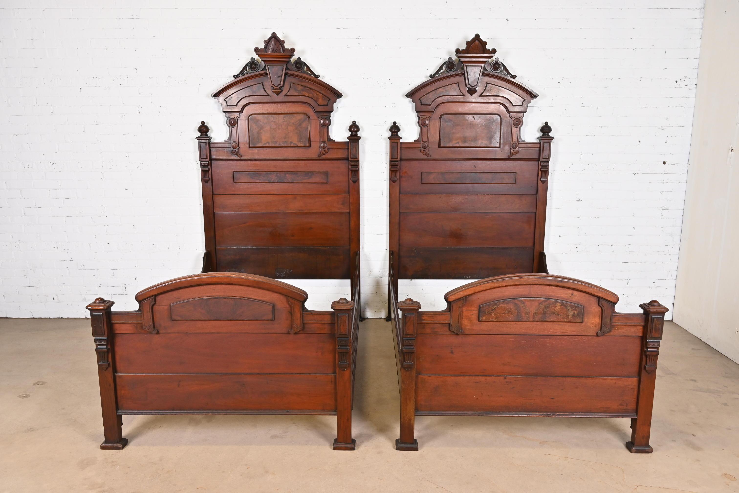 Herter Brothers Style Antique Eastlake Victorian Burled Walnut Twin Beds, Pair In Good Condition For Sale In South Bend, IN