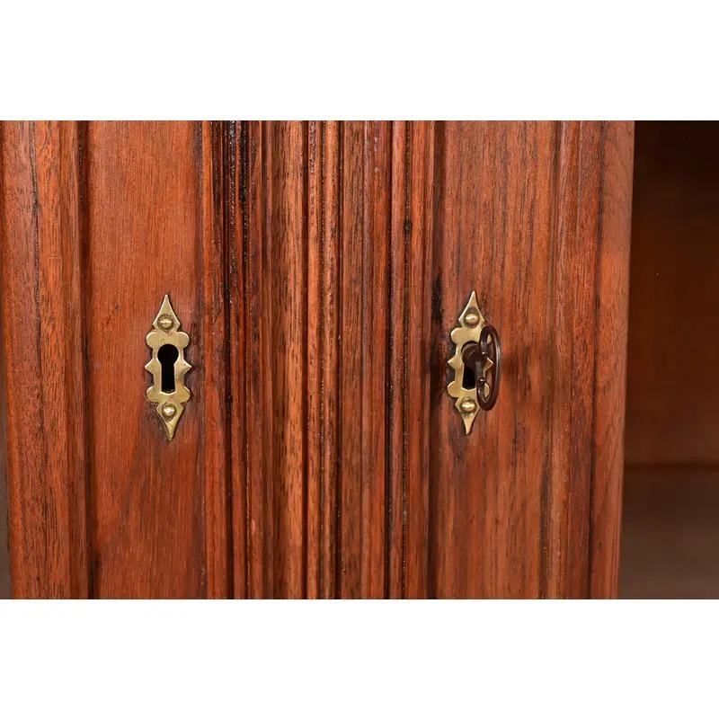 Estilo Herter Brothers Librería antigua Eastlake victoriana de nogal tallado en venta 2