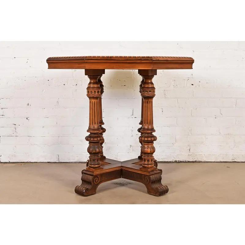 Victorien Table de salon victorienne ancienne en noyer sculpté, style Herter Brothers, vers 1880 en vente