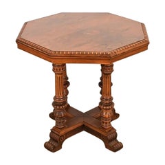 Tavolo da salotto in noce intagliato in stile Herter Brothers, circa 1880