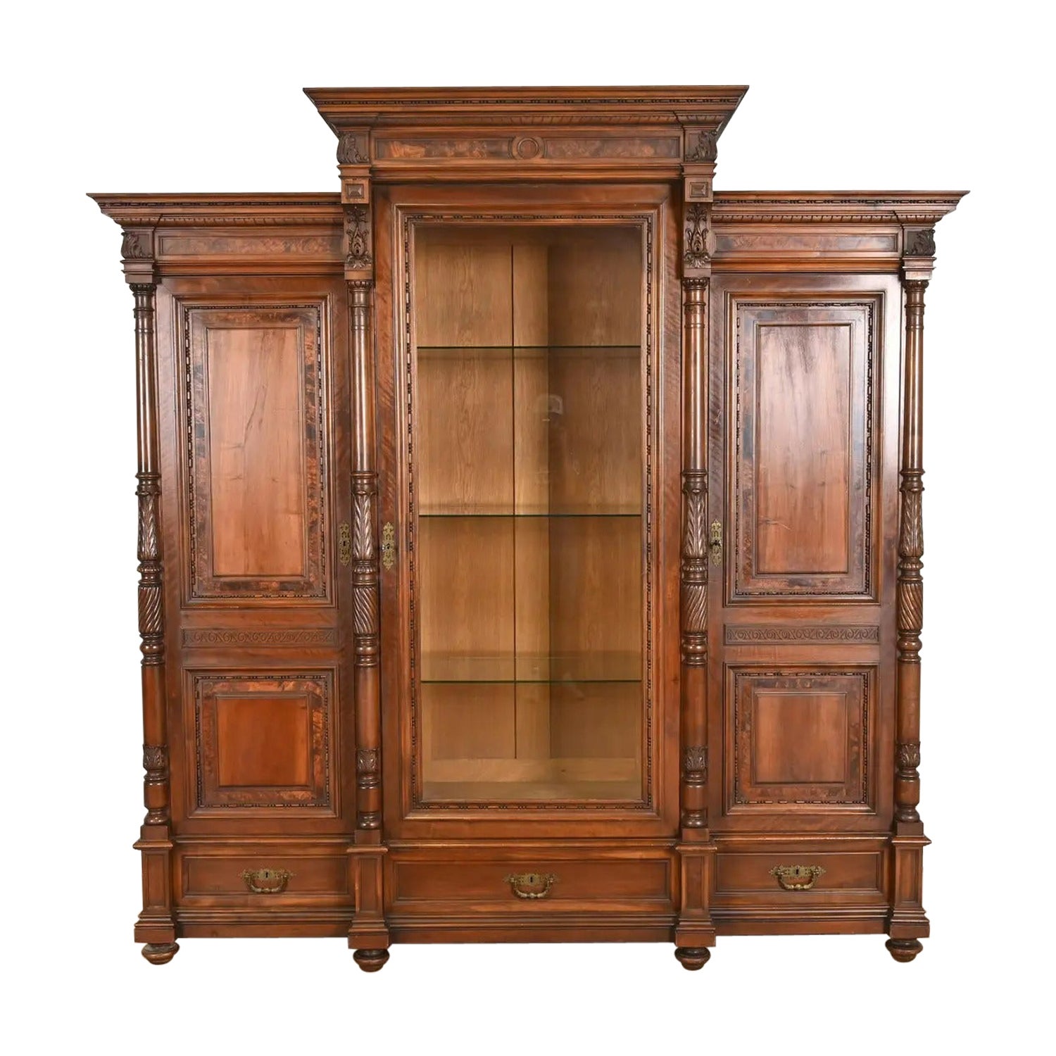 Libreria monumentale in stile Herter Brothers in noce antico Eastlake vittoriano in vendita