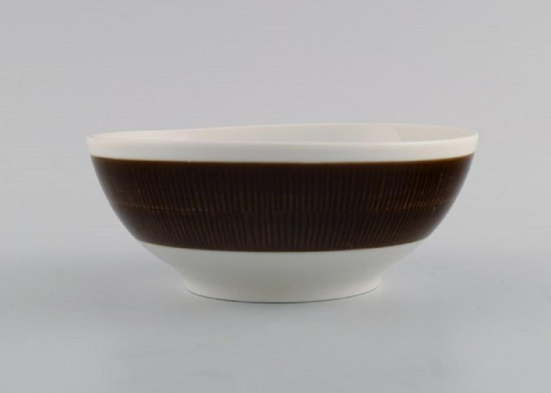 Hertha Bengtson (1917-1993) for Rörstrand. Six Koka bowls in glazed stoneware. 1960s.
Measures: 13.5 x 5.5 cm.
In excellent condition.
Stamped.
For almost half a century, Hertha Bengtson was one of Sweden's leading designers in ceramics and