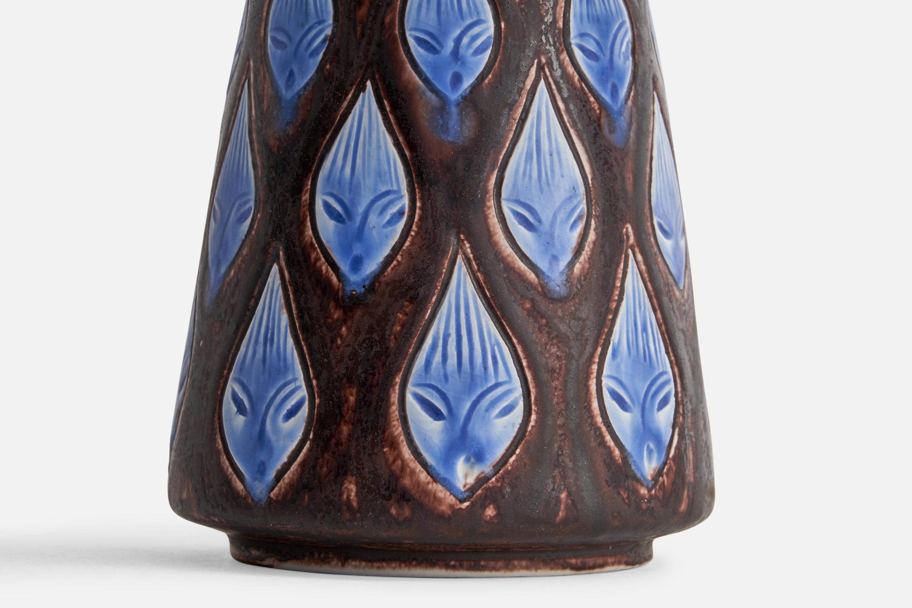 Hertha Bengtson, Table Lamp, Stoneware, Sweden, 1960s In Good Condition For Sale In High Point, NC