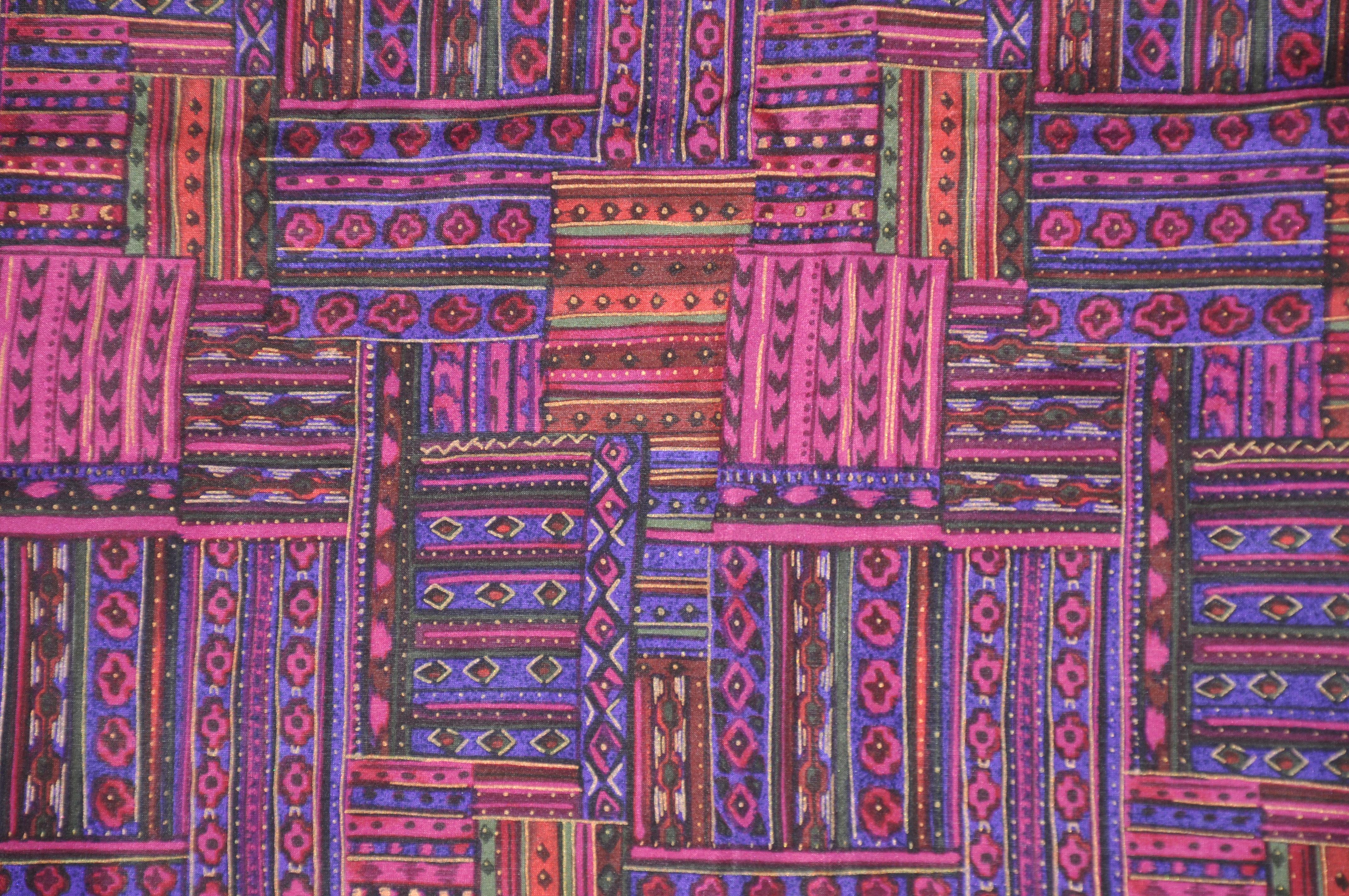      L'écharpe en soie multicolore 
