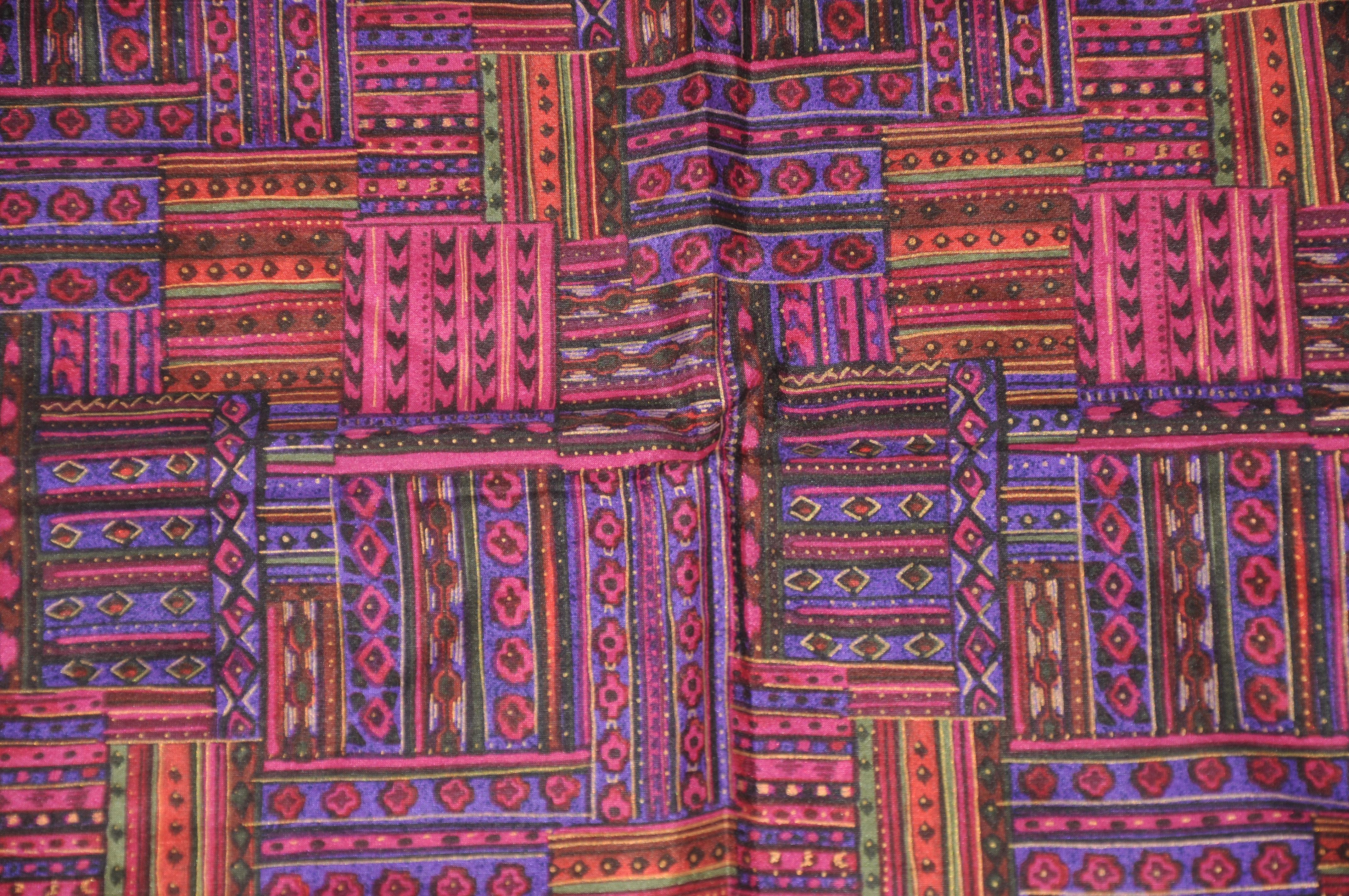 Herve Bernard Rich - Écharpe en soie multicolore patchwork multicolore en vente 1