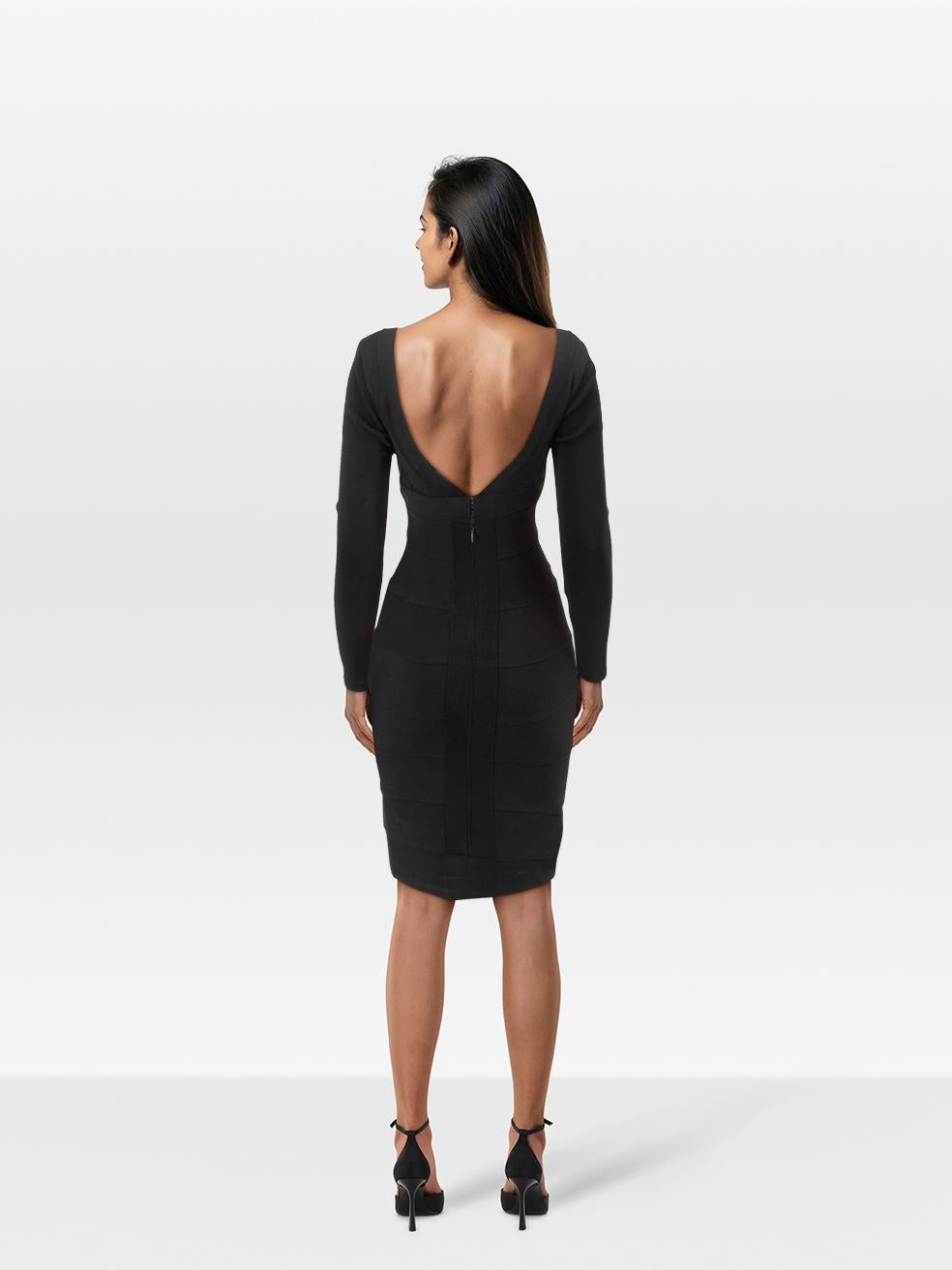 CONDIT ist sehr gut. Minimale Abnutzungserscheinungen am Kleid. Minimale Abnutzung an der linken Schulter mit losen Nähten an diesem gebrauchten Herve Leger Designer Wiederverkaufsartikel.
 

 

 

 Einzelheiten
 

 

 Schwarz
 

 Viskose
 

 Kleid
