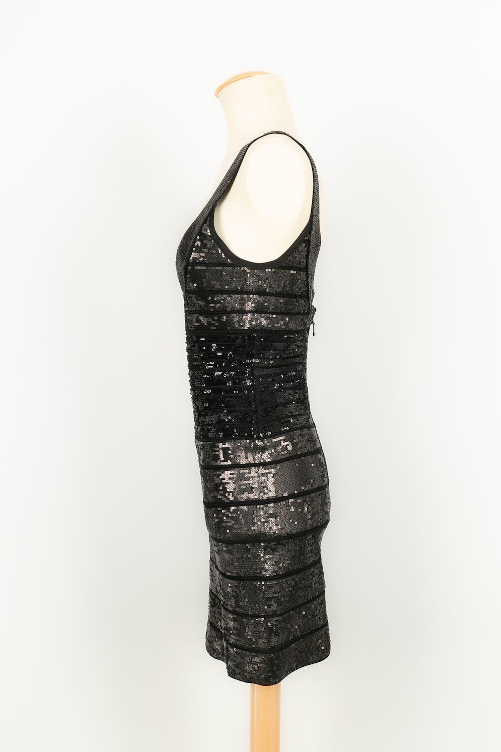Hervé Léger -Black mesh dress embroidered with sequins. Size S.

Additional information:

Dimensions: 
Chest: 36 cm, Length: 85 cm
Condition: Very good condition
Seller Ref number: VR101