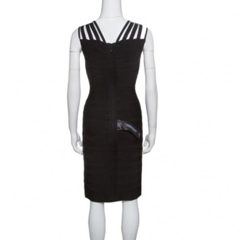 Cada detalle de este vestido Gemma de Herve Leger es una declaración de intenciones y aporta un acabado chic. Presenta una estructura de tiras que crea una silueta elegante y tirantes múltiples junto con impresionantes detalles de eslabones de