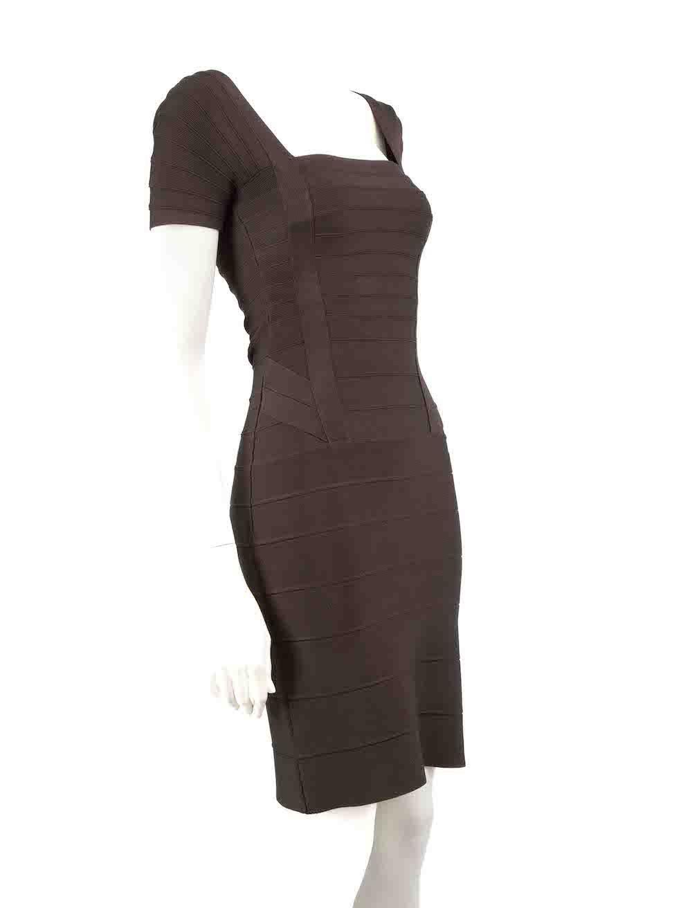 CONDITION is Good. General wear to dress is evident. Moderate signs of wear to the front, back and sides with pilling and plucks to the weave on this used Herve Leger designer resale item.
 
 
 
 Details
 
 
 Brown
 
 Viscose
 
 Bodycon bandage