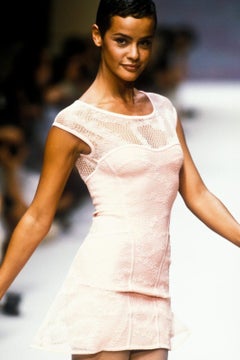 Abito midi aderente bianco a fantasia floreale di Hervé Léger, collezione Primavera-Estate 1990-1991 circa