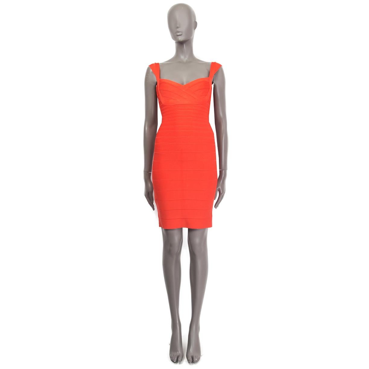 100% authentique robe bandage Herve Leger 'Abrielle' en rayonne rouge corail (91%), nylon (8%) et spandex (1%). S'ouvre avec une fermeture éclair dans le dos. Non doublé. A été porté et est en excellent état.

Mesures
Taille de