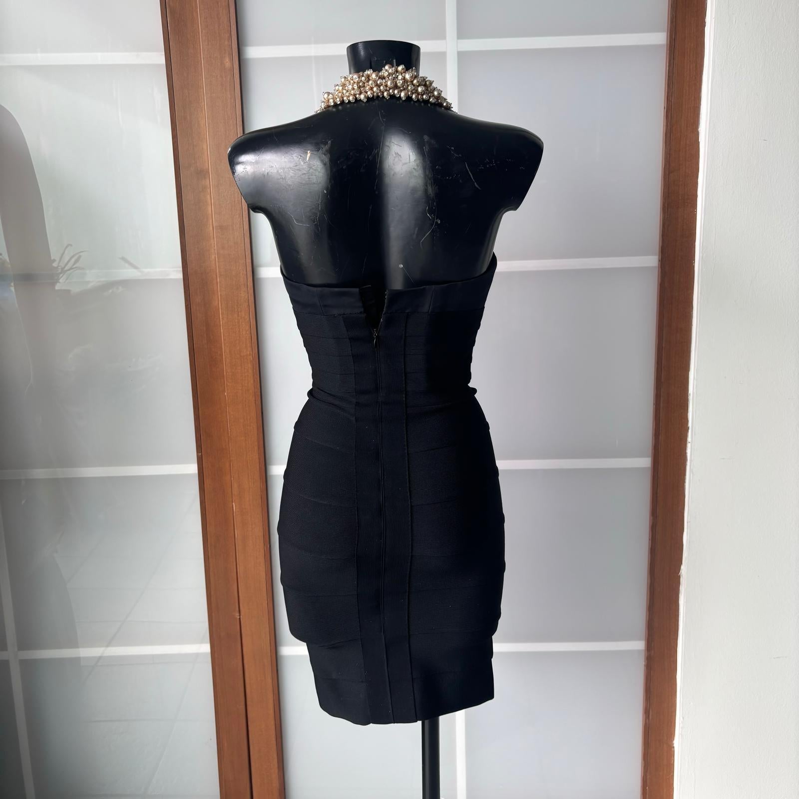 Black Hervé Léger Couture - Robe bandage noire avec encolure bijou, état neuf en vente