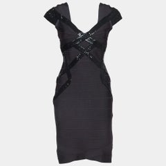 Herve Leger Graues Bandage-Kleid mit Paillettenbesatz und Kapuzenärmeln aus Strick M