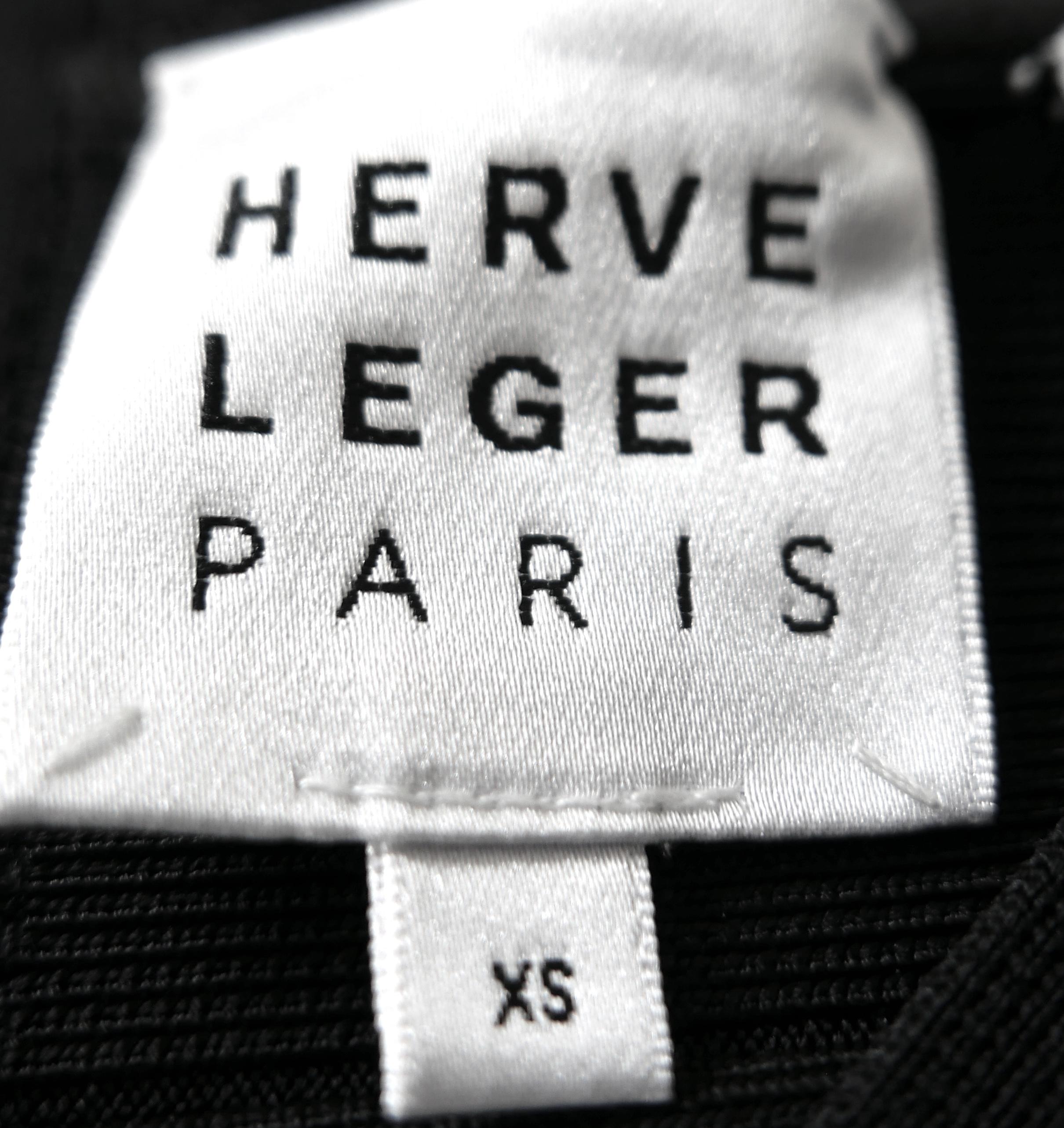 Robe Carole ajustée et évasée Herve Leger bleu clair et argenté en vente 2