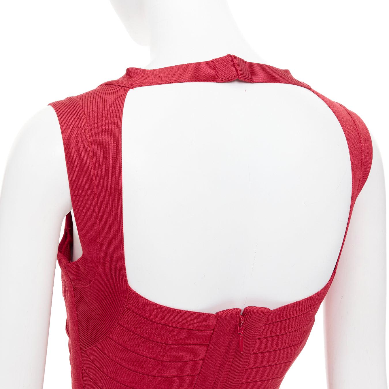 HERVE LEGER lipstick red sweetheart cut out bodycon bandage dress S
Reference: CC/A00497
Brand: Herve Leger
Material: Rayon, Blend
Color: Red
Pattern: Solid
Closure: Zip
Made in: China

CONDITION:
Condition: Excellent, this item was pre-owned and is