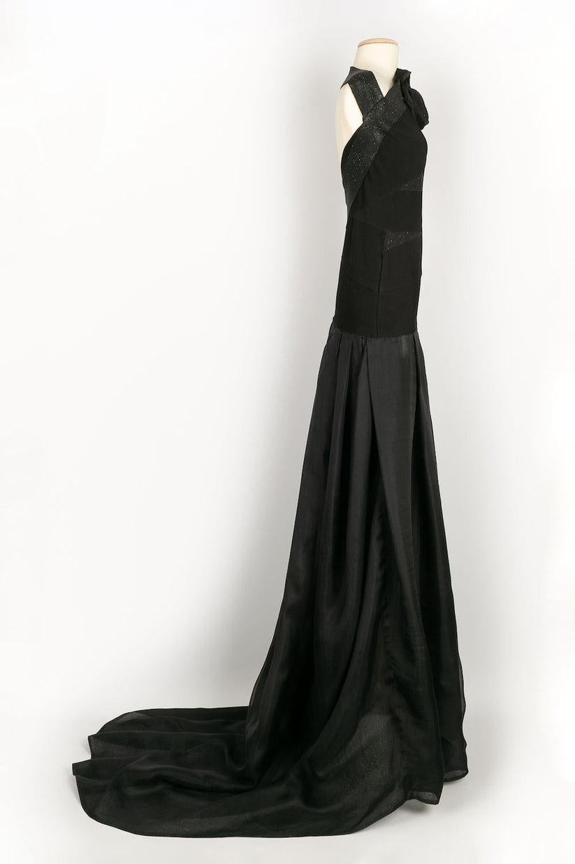 Hervé Léger Longue robe noire avec bandes élastiques et traîne en organza Excellent état - En vente à SAINT-OUEN-SUR-SEINE, FR