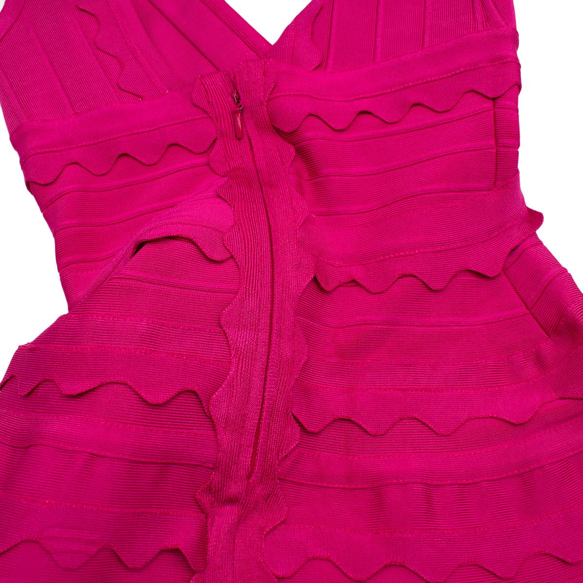 Herve Leger Nikayla Scalloped Edge Caprice Pink Dress  - Us size 6 For Sale 5