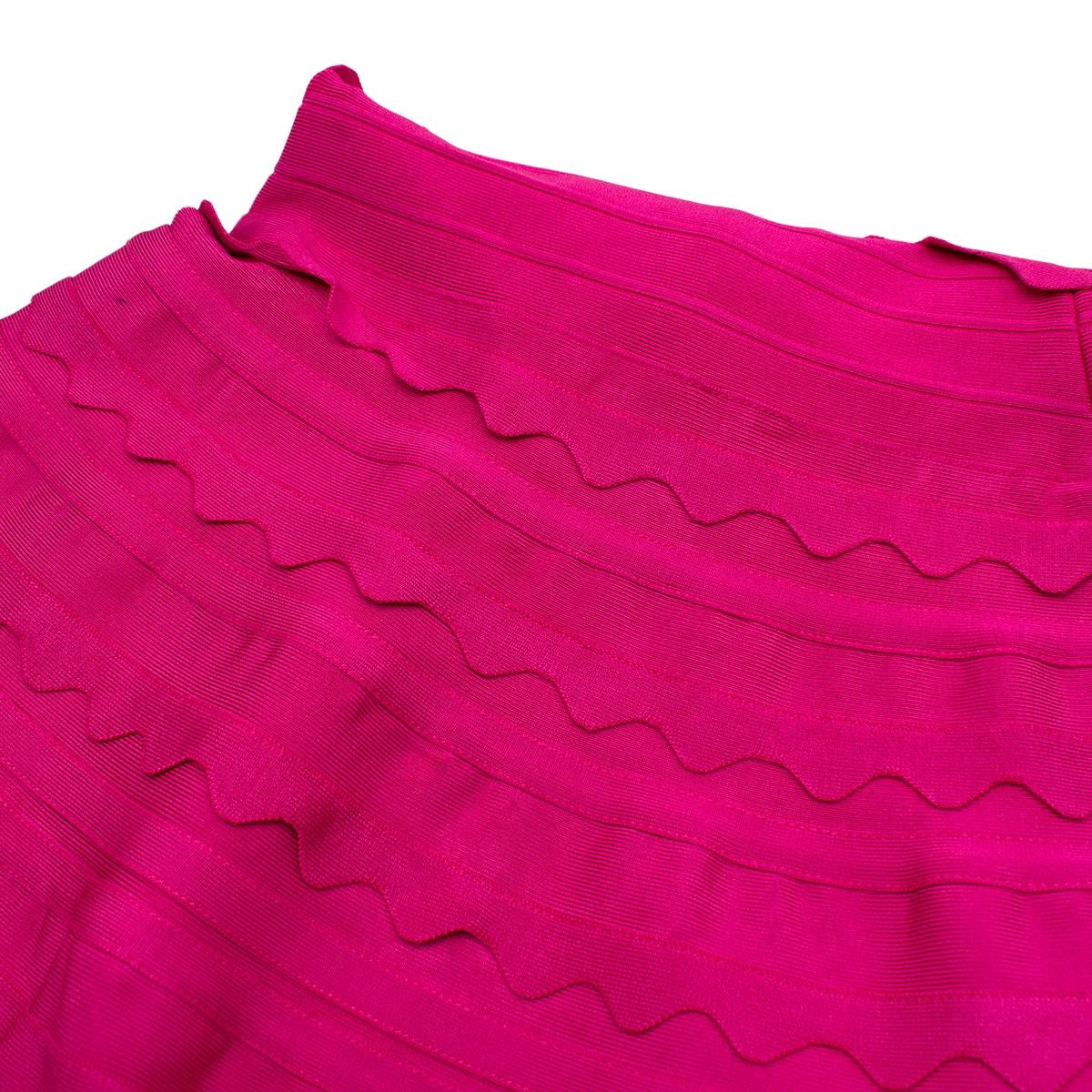 Herve Leger Nikayla Scalloped Edge Caprice Pink Dress  - Us size 6 For Sale 1