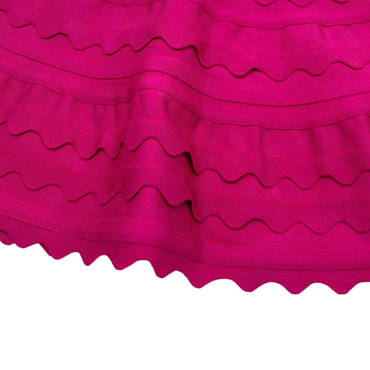 Herve Leger Nikayla Scalloped Edge Caprice Pink Dress  - Us size 6 For Sale 2