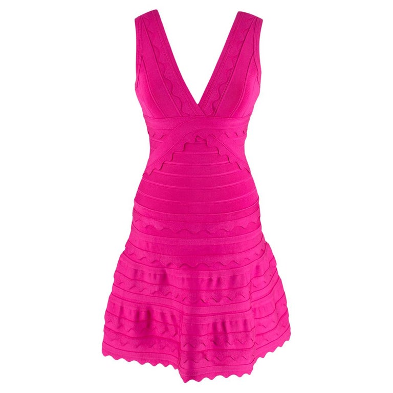 Herve Leger Nikayla Scalloped Edge Caprice Pink Dress - Us size 6 For Sale  at 1stDibs | herve leger pink gown