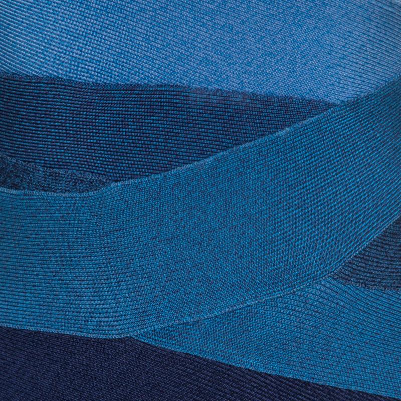 Herve Leger Ombre Blue Knit Strapless Bandage Mini Dress S In Excellent Condition In Dubai, Al Qouz 2