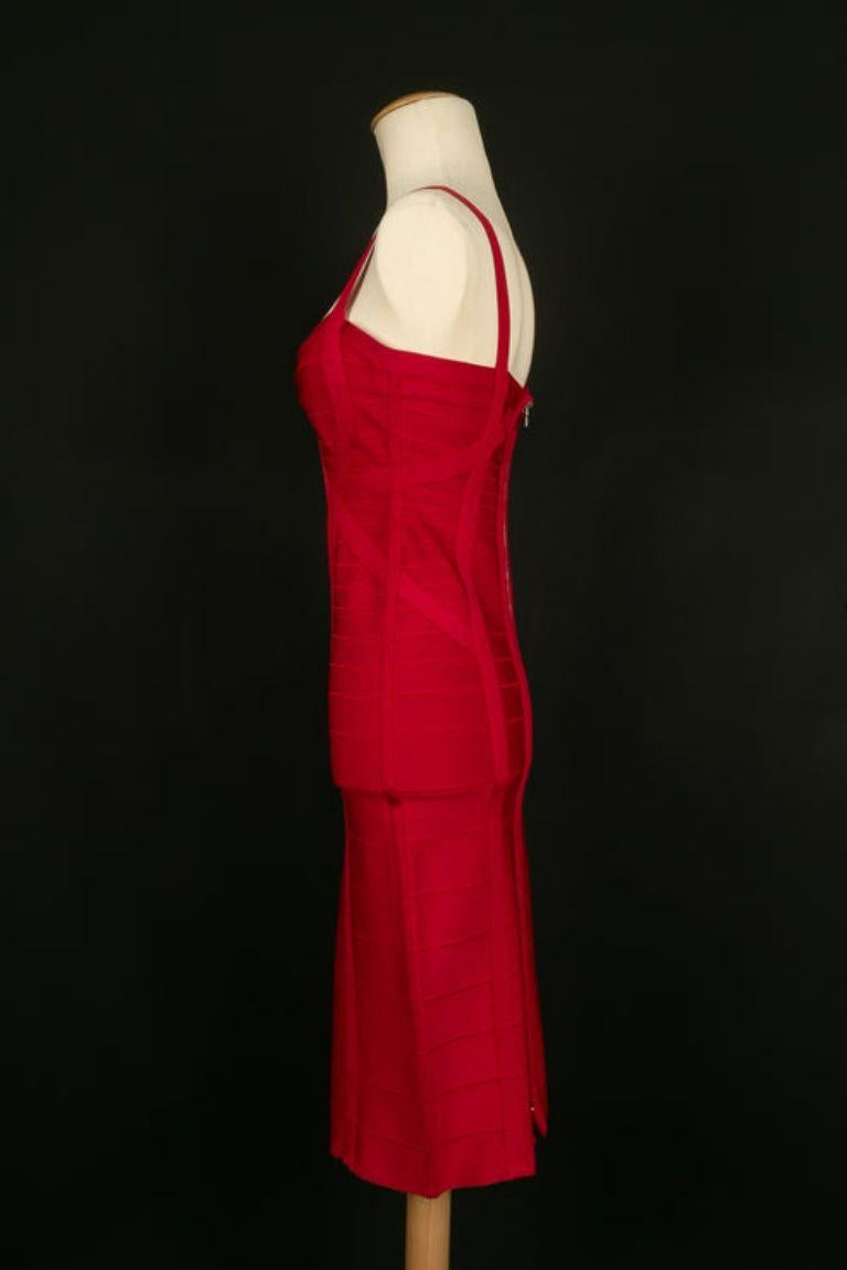 Hervé Léger -Red dress, size M.

Additional information: 
Dimensions: Chest: 40 cm, Waist: 31 cm, Length: 108 cm
Condition: Very good condition
Seller Ref number: VR89