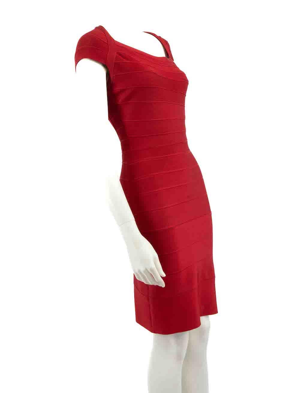 CONDITION is Good. General wear to dress is evident. Moderate signs of wear to the rear with pilling to the weave and the brand label at the rear neckline lining has come detached ay one side on this used Herve Leger designer resale item.
 
 
 
