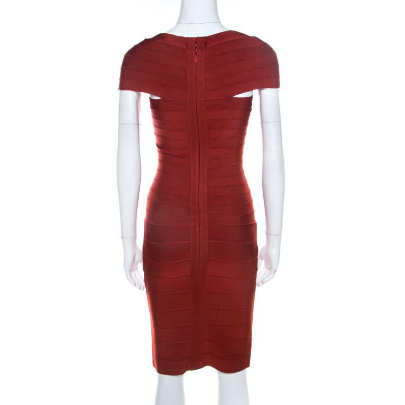 Herve Leger brings to you this fabulous orange dress suitable for all fashionable outings. Ingeniously crafted from knit bandages, the rayon blend dress features a rectangular neckline and cap sleeves. On the back is a concealed zip closure. A