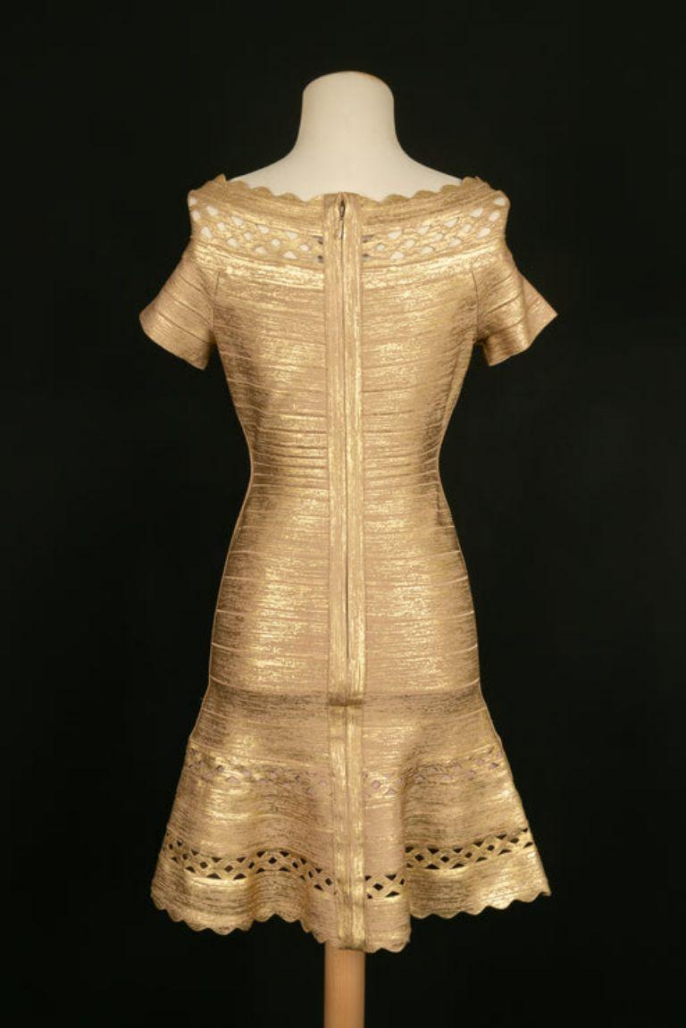 Hervé Léger Short Dress in Golden Mesh, Size S In Excellent Condition For Sale In SAINT-OUEN-SUR-SEINE, FR