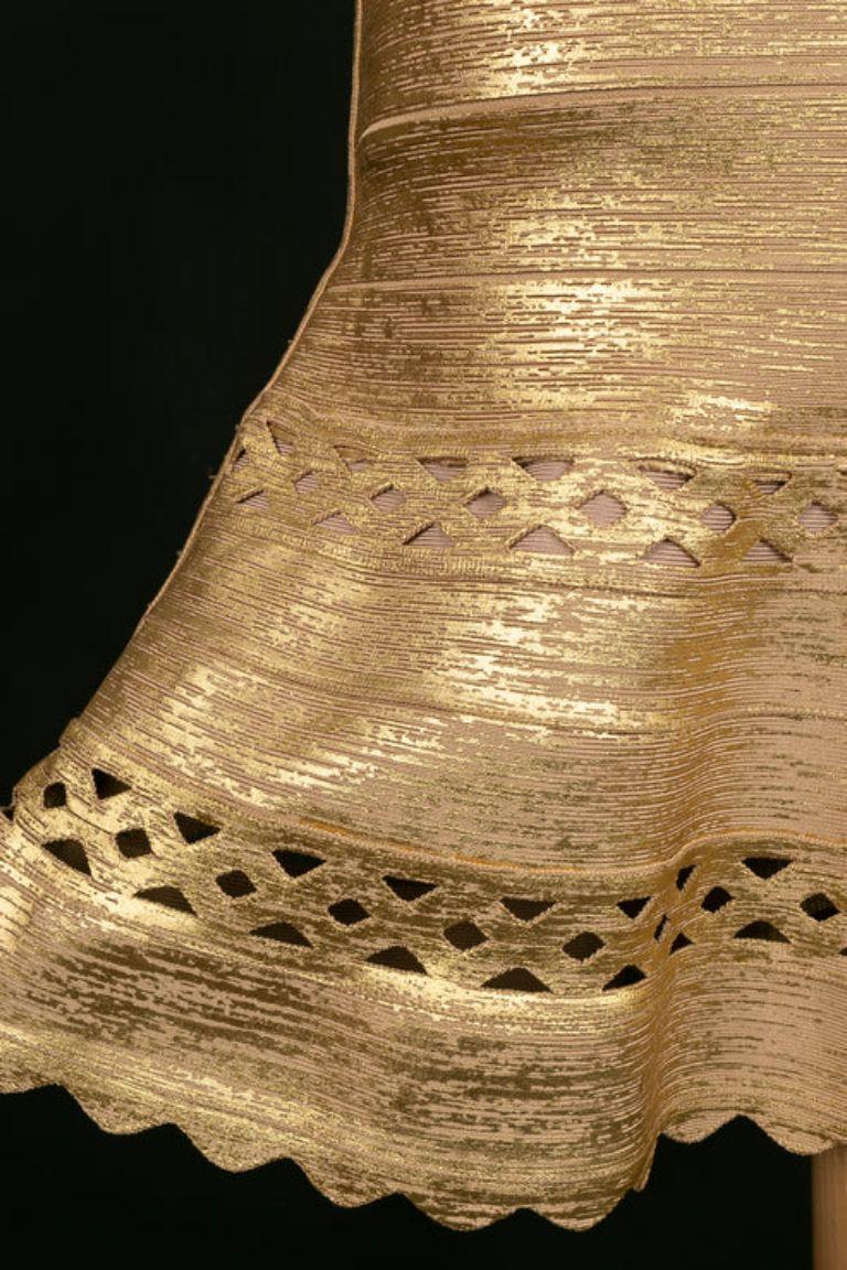 Robe courte en maille dorée Hervé Léger, taille S en vente 1