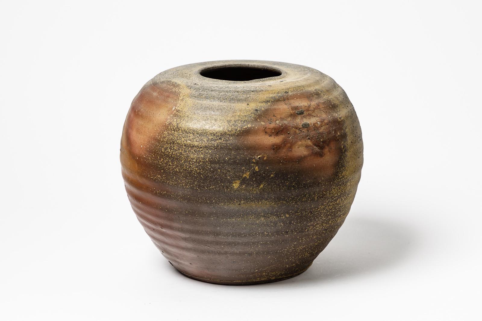 Hervé Rousseau

Large stoneware ceramic vase by the French artiste in Boisbelle, near La Borne.

Original anagama woodfire kiln ceramic colors

Brown and grey ceramic colors

Signed under the base: BOISBELLE

Original perfect