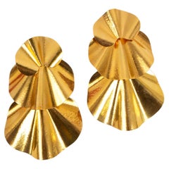 Hervé Van Der Straeten Long Articulated Clip Earrings in Gold Metal