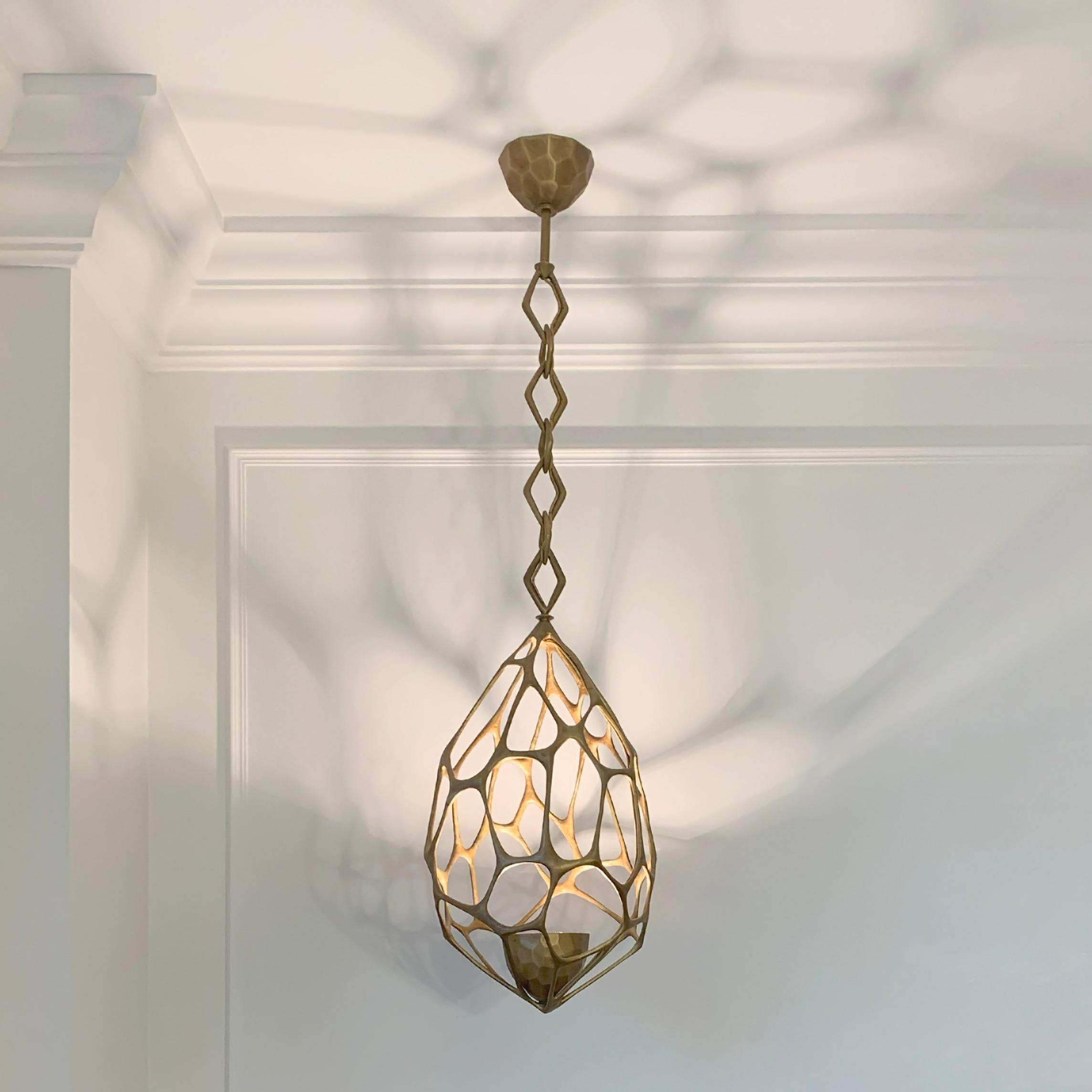 XXI secolo e contemporaneo Hervé Van Der Straeten Lustre à Facettes 283 Lampada a sospensione in bronzo, Francia, 2018 in vendita
