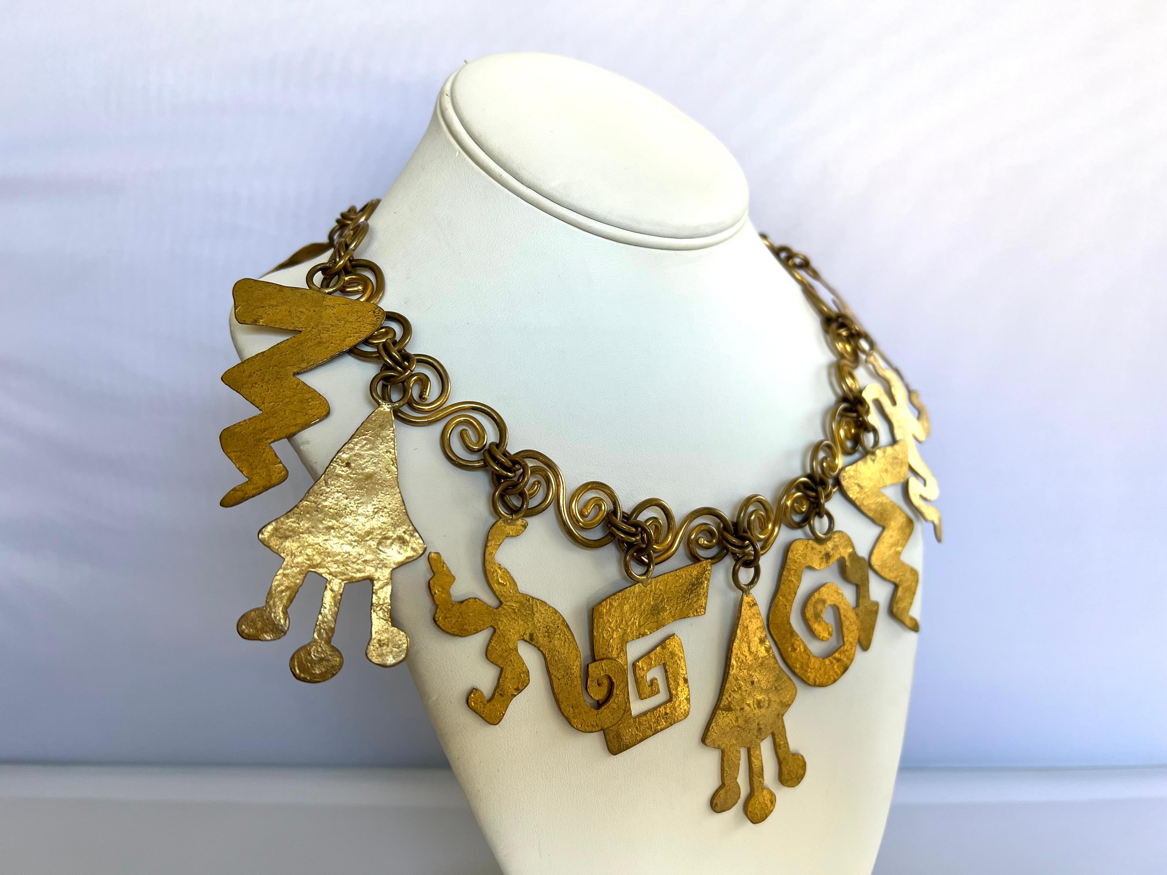 Herve Van der Straeten „Metal Dore“ Gegliederte Charm-Halskette  (Kunsthandwerker*in) im Angebot