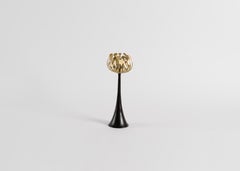 Hervé van der Straeten, Candelabro pequeño de bronce "Pistilo", Francia, 2011