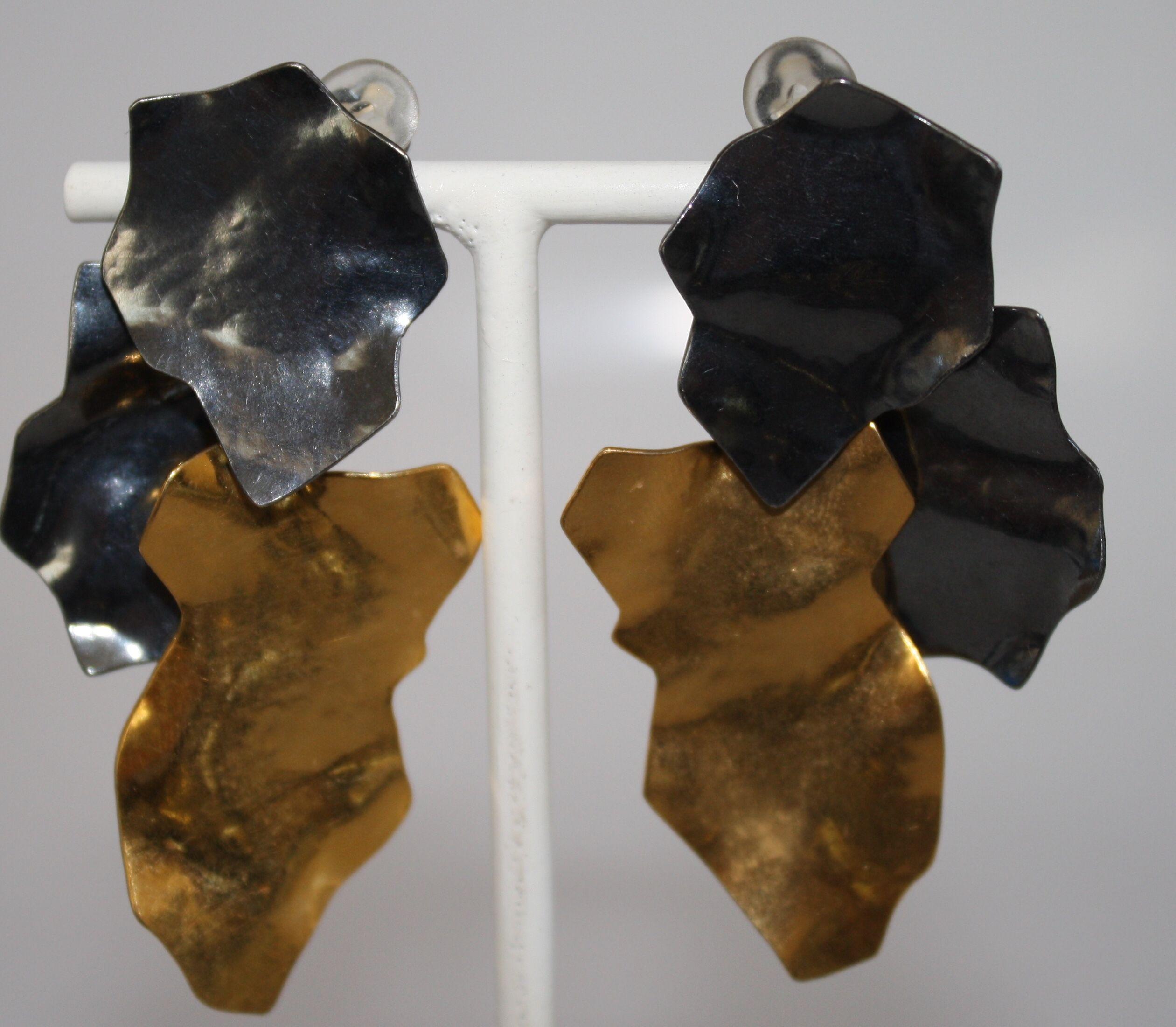 Herve van der Straeten Ruthenium and Gold Clip Earrings In New Condition In Virginia Beach, VA