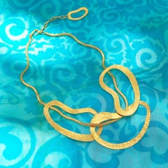 Herve Van Der Straeten "Vibrations" Collana moderna dorata, firmata